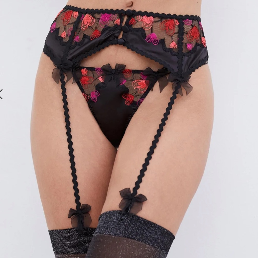 NWT FOR LOVE AND LEMONS Black Love Hearts Garter, M